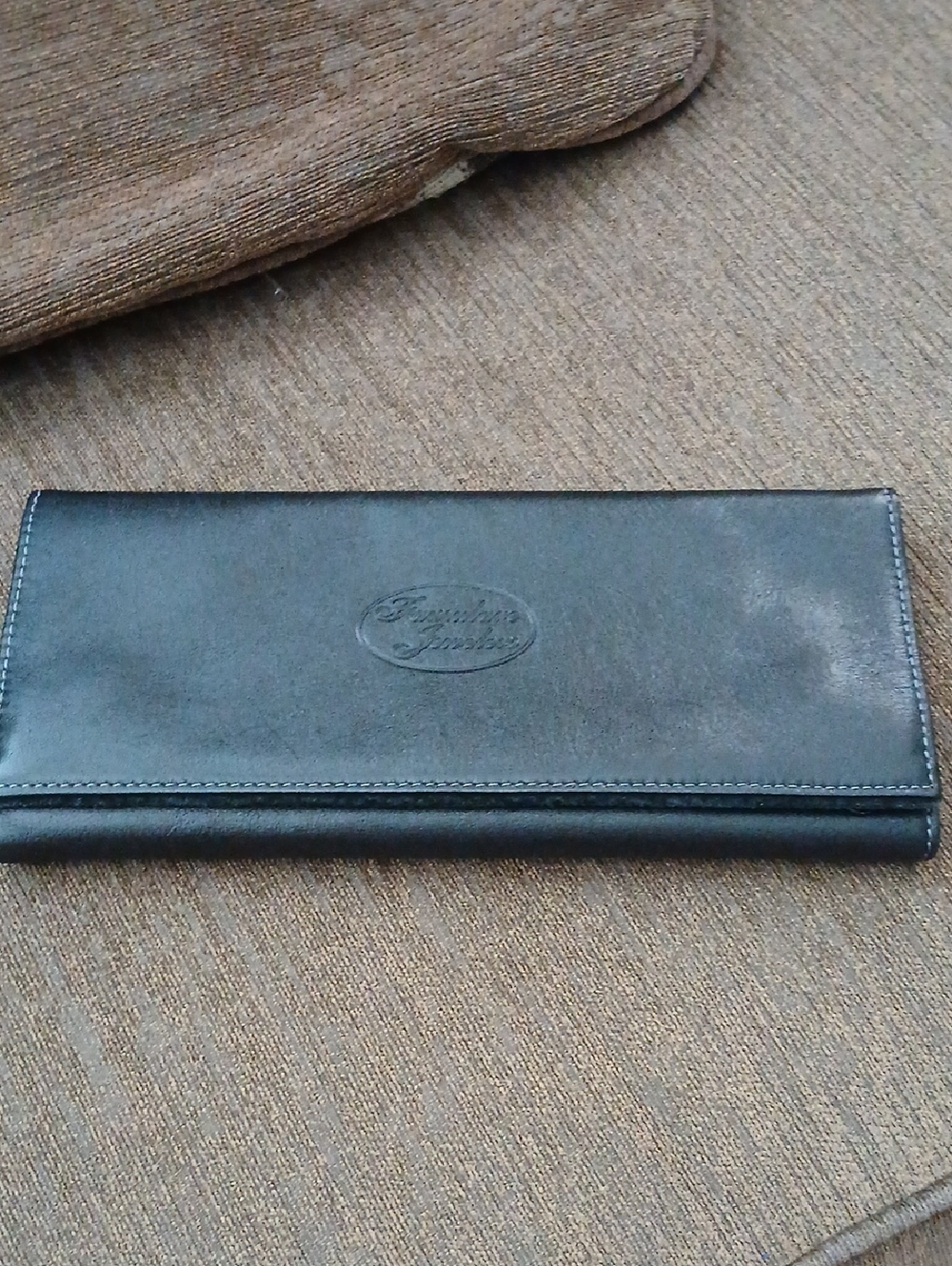Leed's Blk Leather Travel Trifold